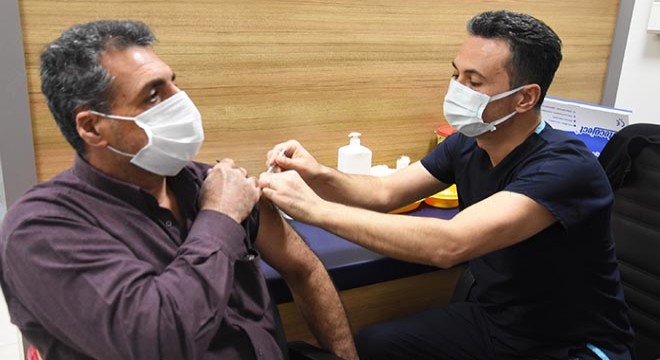 Hastanelerde 'hatırlatma dozu' kuyruğu