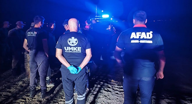 Hazar Gölü'ne giren genç boğuldu