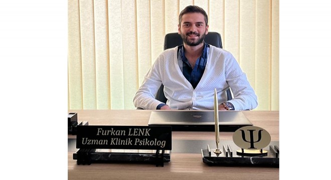 Her Şey Yolundaymış Gibi Görünüyor Ama: Gizli Depresyon Nasıl Anlaşılır?