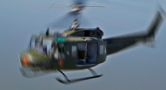 Hindistan'da askeri helikopter düştü