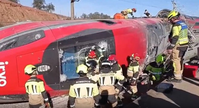 Hızlı trenlerin çarpıştığı kazada ölü sayısı 41 oldu