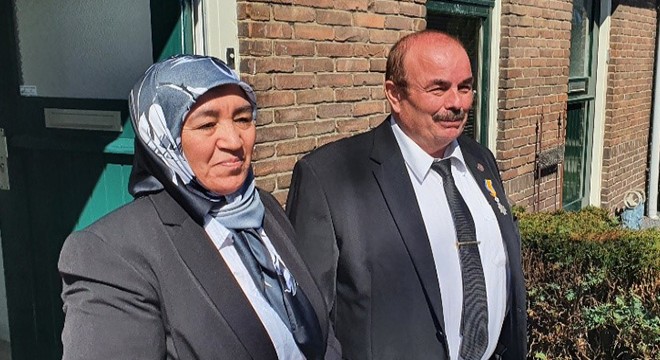 Hollanda'da 16 Türk'e kraliyet nişanı verildi