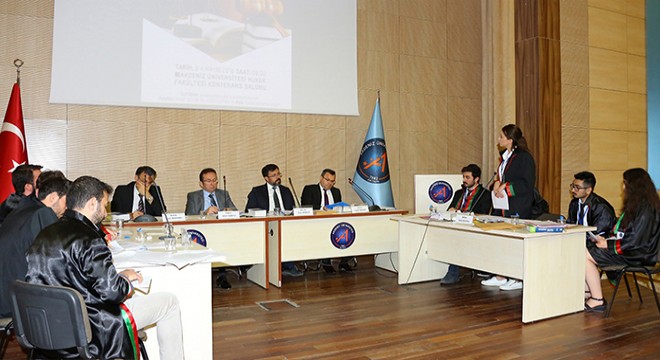 Hukuk öğrencileri birbirinden 'davacı' oldu