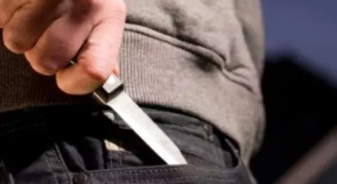 Husumetlisini öldürdü, polise teslim oldu