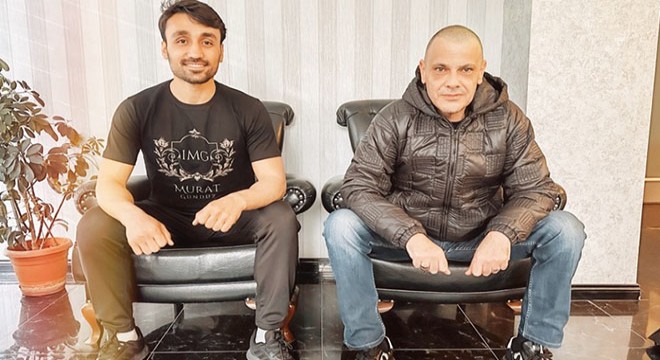 İbrahim Murat Gündüz'ün arka plandaki güçlü desteğiyle Melis Talun, kick boks sahasında parlayan bir gelecek vaat ediyor.