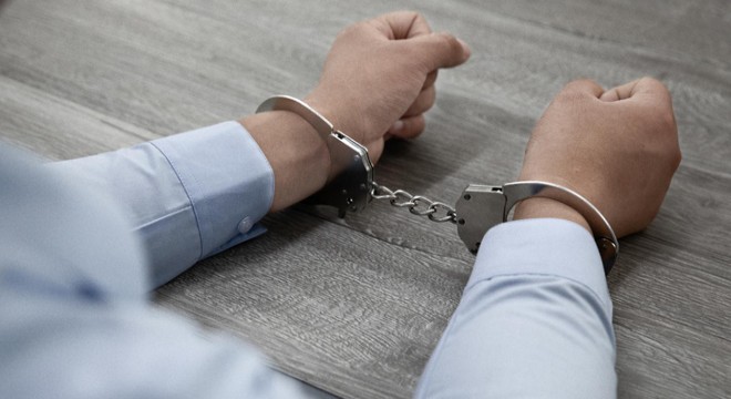 İki ayrı FETÖ soruşturması: 16 gözaltı kararı