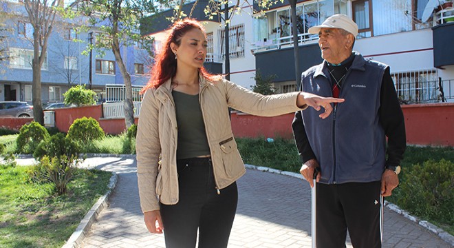 İkinci üniversiteyi okuyan Aylin, 25 yıllık muhtarı devirdi