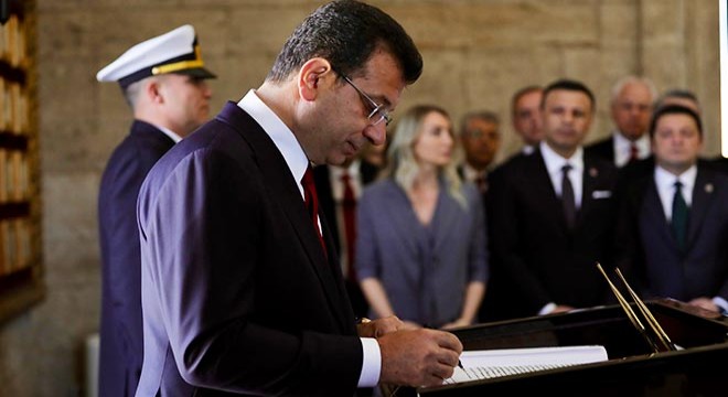 İmamoğlu, Anıtkabir'i ziyaret etti