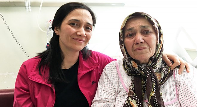 İnce bağırsağı karın cildine yapışan hasta, sağlığına kavuştu