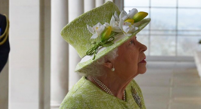 İngiltere Kraliçesi 2'inci Elizabeth'ten buruk doğum günü