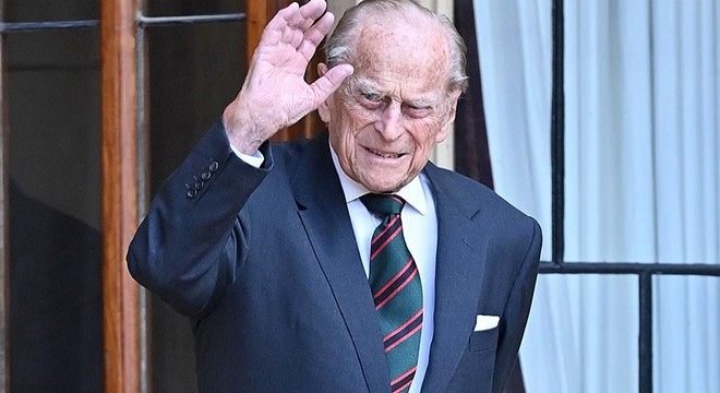 İngiltere Kraliçesi Elizabeth’in eşi Philip, başka bir hastaneye nakledildi