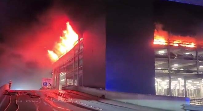 İngiltere’nin Luton Havaalanı’nda yangın