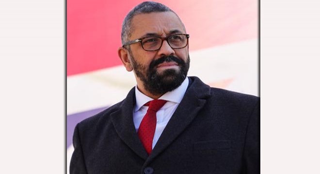İngiltere'nin yeni İçişleri Bakanı James Cleverly oldu