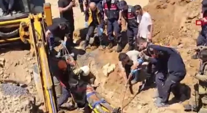 İnşaat alanında göçük! Mahsur kalanlar var