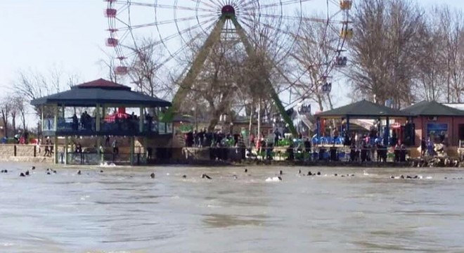 Irak'ta feribot battı: 45 kişi hayatını kaybetti