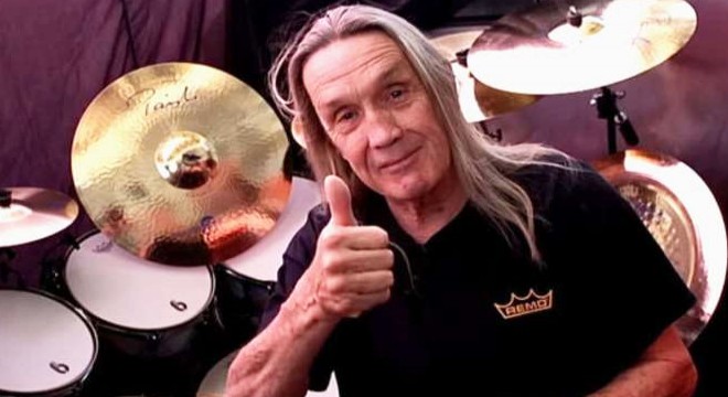 Iron Maiden'ın bateristi felç geçirdiğini açıkladı