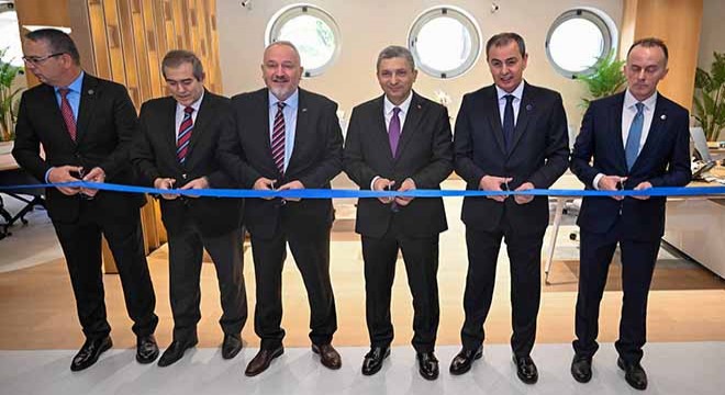 İş Bankası ilk turizm şubesini Antalya'da açtı