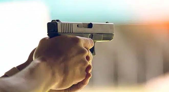 İş yerinin önünde beklerken silahlı saldırıda öldü