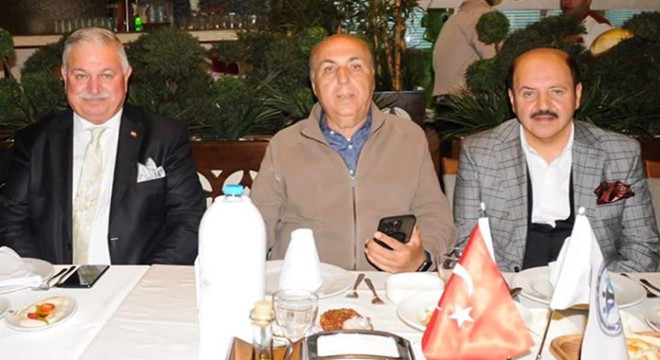İsmail Kaya İstanbul'da Milletvekillerine Tebrik Yemeği Düzenledi