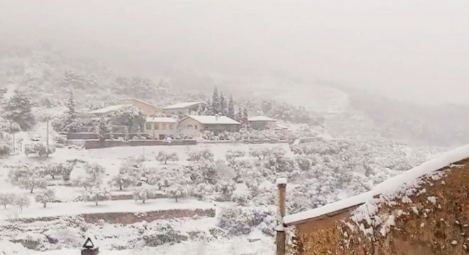 İspanya'da kar fırtınası: 600 yol ulaşıma kapandı