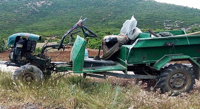 Isparta'da tarım aracı devrildi: 1 ölü, 2 yaralı