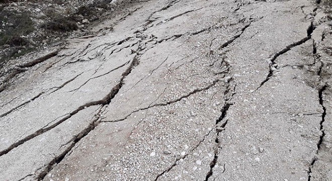 Isparta'da toprak kayması