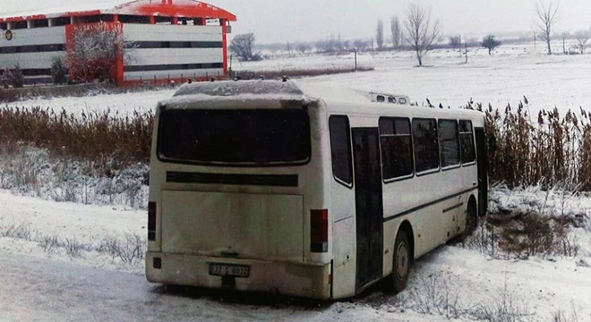Isparta'da zincirleme kazada 2'si polis 3 kişi yaralandı