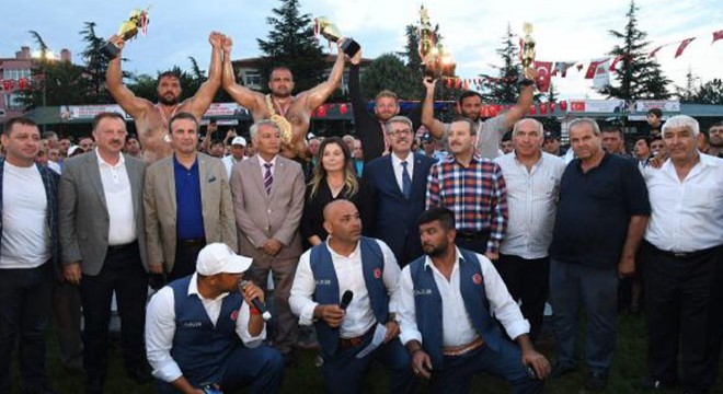 Isparta'nın Başpehlivanı Yeşil Yeşil