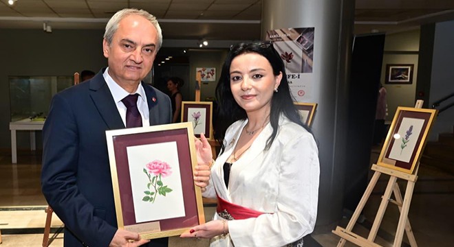 Isparta'nın kokusu Kepez'de sanatla buluştu
