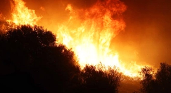 İtalya'nın gözdesi Sicilya'da yangınlar sürüyor