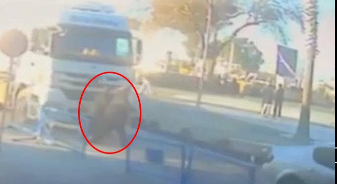 İzmir'de 2 yayanın öldüğü kaza kamerada