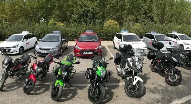 İzmir'de En İyi Ehliyet Kursu Arayışında Olanlar İçin Yeni Bir Bakış