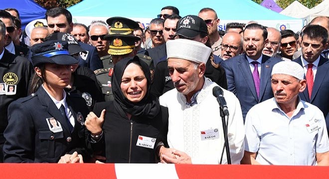 İzmir'de şehit 2 polis için tören