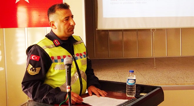 Jandarmadan servis şoförlerine seminer