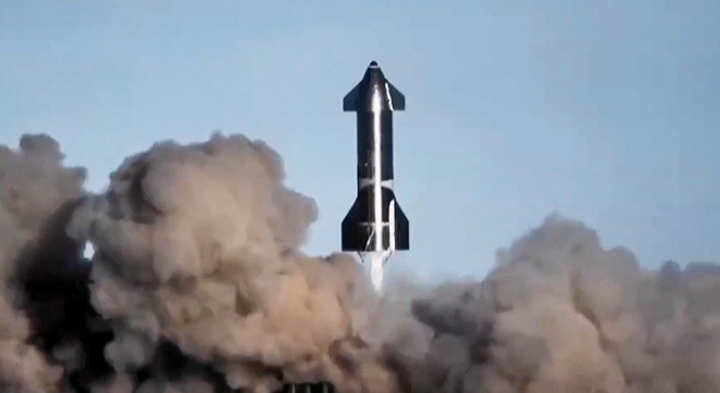 Japon milyarder aya gidecek 8 gönüllü arıyor