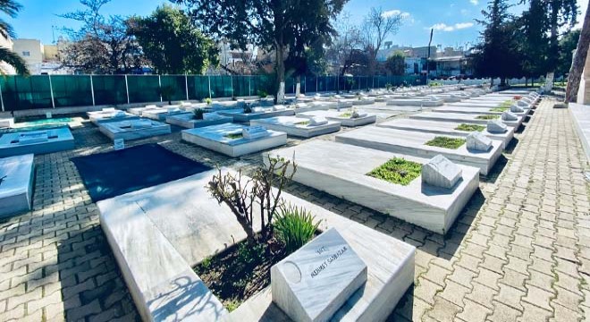 KKTC’de şehit mezarları karıştı