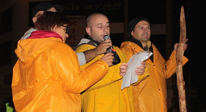 KKTC’de sarı yeleklerle 'yolları yapın' eylemi