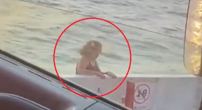 Kadın yolcunun feribottan atladığı anlar kamerada