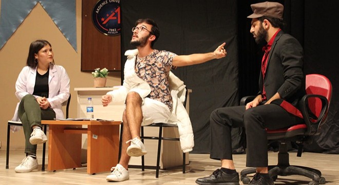 Kadına şiddete tiyatro ile 'hayır' dediler