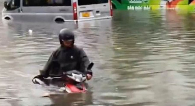 Kajiki Tayfunu, Vietnam'ı vurdu: 7 ölü