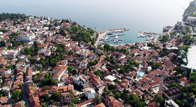 Kaleiçi'nde 83 seçmen, 3 muhtar adayı için oy kullanacak