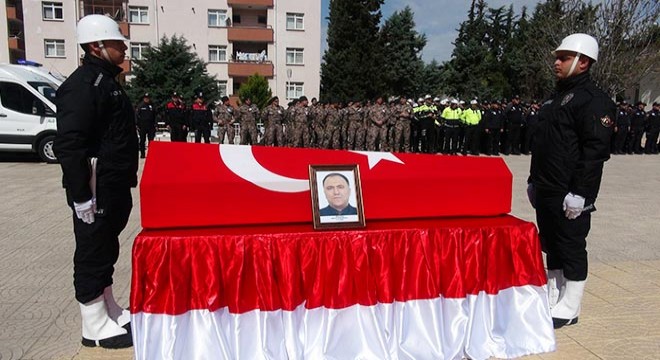 Vefat eden polis memuru için tören