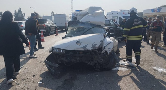 Kamyon, 6 araca çarptı: 4 yaralı