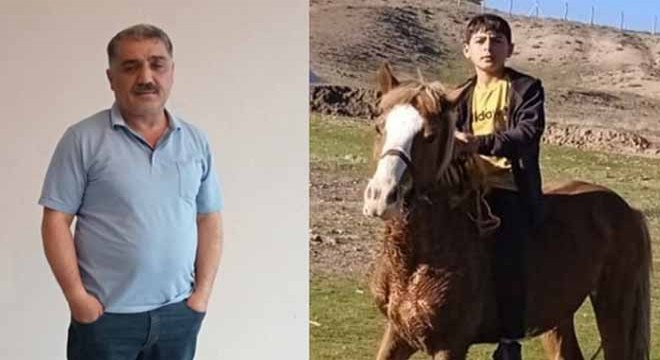 Vahşice öldürülen baba oğul yan yana defnedildi