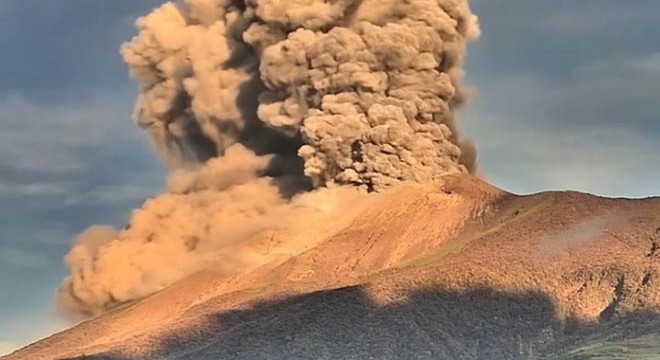 Kanlaon Yanardağı'nda patlama meydana geldi