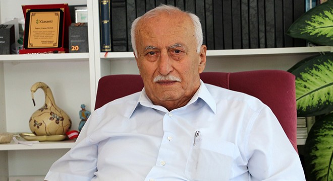 Karaada'ya Türk bayrağı diken eski başkan o anları anlattı
