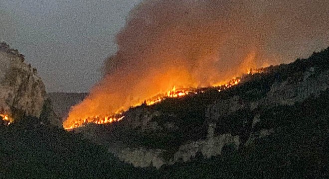 Karabük’te orman yangınlarına müdahale sürdürülüyor