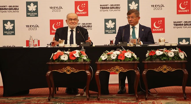 Karamollaoğlu ve Davutoğlu'ndan yerel seçimlerde 'iş birliği' açıklaması