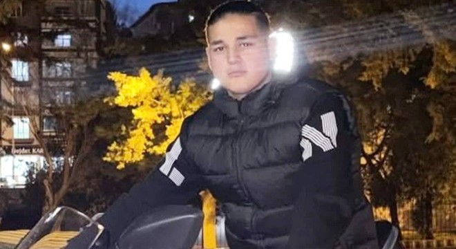 Karne günü bıçaklanan liseli Çağlar yaşamını yitirdi