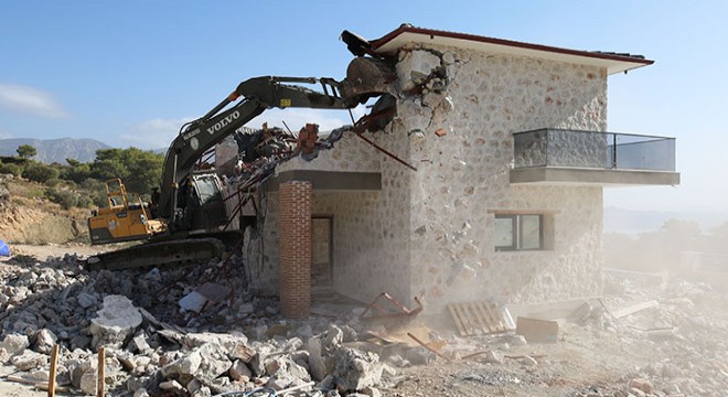 Kaş'ta 5 bin 112 kaçak yapının yıkımı için 10'uncu ihale